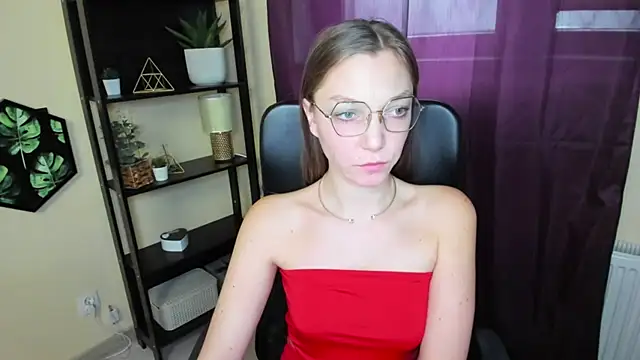 Snapshot of EmillyPlay chatting on March 2025 12:50:02 PM EmillyPlay online show from March 2025 12:50:02 PM