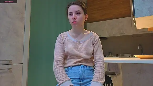 DonnaBurkee online show from December 2025 04:07:01 AM