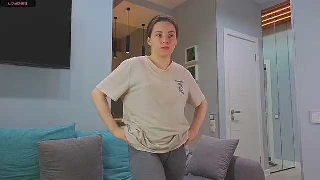 DonnaBurkee online show from October 2025 04:33:01 AM