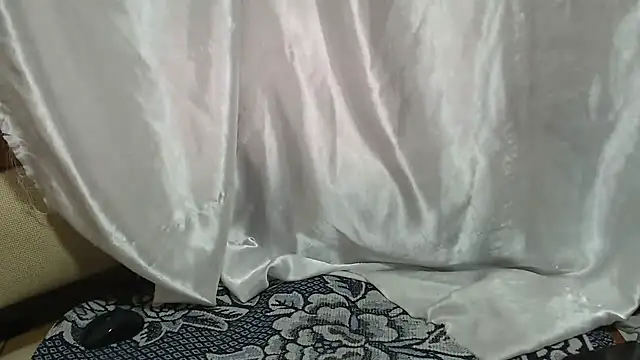 Burberrry  online show from February 2026 05:12:02 PM