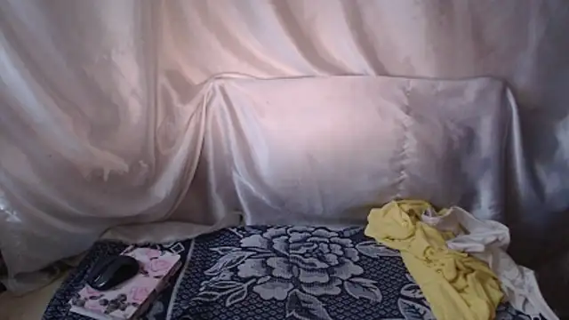 Burberrry  online show from November 2025 06:46:02 AM