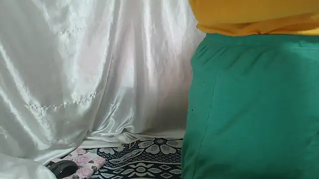 Burberrry  online show from March 2026 04:34:02 AM