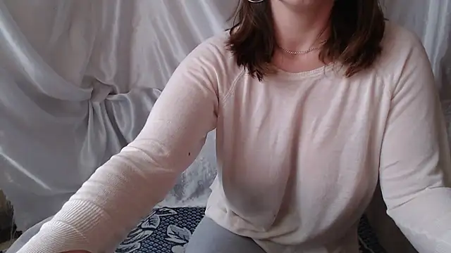 Burberrry  online show from May 2026 04:05:01 AM