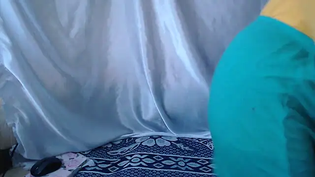 Burberrry  online show from April 2026 05:25:01 AM