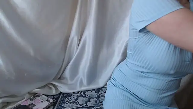 Burberrry  online show from November 2025 01:12:01 PM