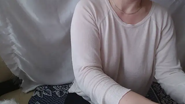 Burberrry  online show from April 2026 03:20:01 PM