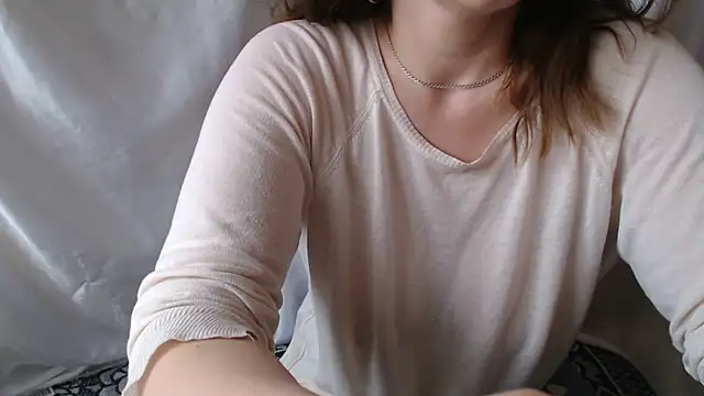 Burberrry  online show from May 2026 01:18:02 PM