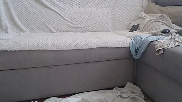 Burberrry  online show from March 2026 08:18:01 AM