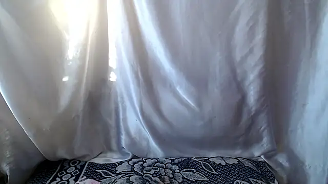 Burberrry  online show from March 2025 03:46:02 PM