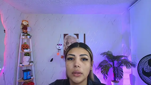 SALOOMEE   online show from November 2025 10:59:01 AM