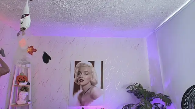 SALOOMEE   online show from April 2026 12:08:01 PM