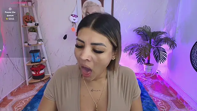 SALOOMEE   online show from January 2026 12:09:02 PM