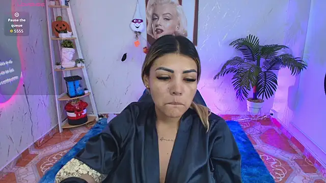 SALOOMEE   online show from December 2025 11:14:02 AM