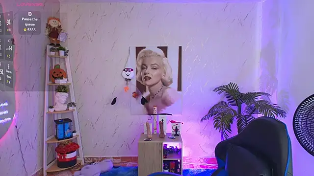 SALOOMEE   online show from December 2025 04:17:01 PM