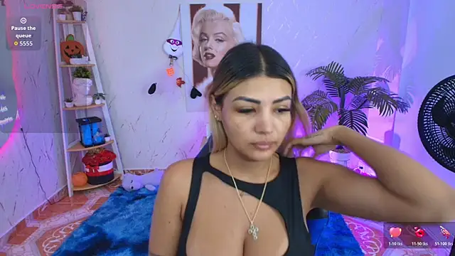 SALOOMEE   online show from November 2025 09:19:02 AM