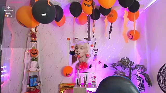 SALOOMEE   online show from October 2025 12:58:02 PM