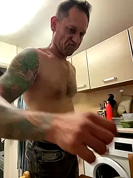 Snapshot of Yourhotboy_42 chatting on October 2025 05:58:02 PM Yourhotboy 42 online show from October 2025 05:58:02 PM