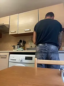 Snapshot of Yourhotboy_42 chatting on February 2025 02:15:02 PM Yourhotboy 42 online show from February 2025 02:15:02 PM