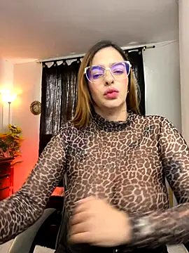 Alessandra Schmoll online show from December 2025 01:34:02 PM