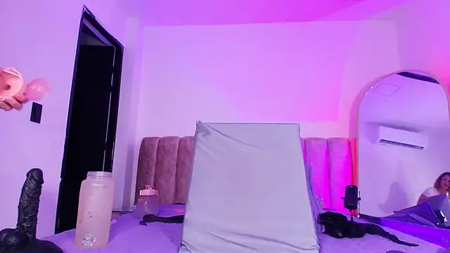 diane di online show from November 2025 07:14:02 PM