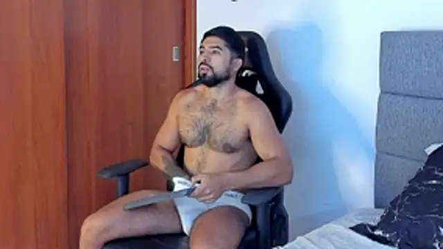 ethaanjones online show from April 2026 01:17:01 PM