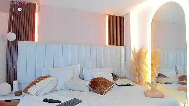 ivy collins online show from November 2025 10:58:01 PM