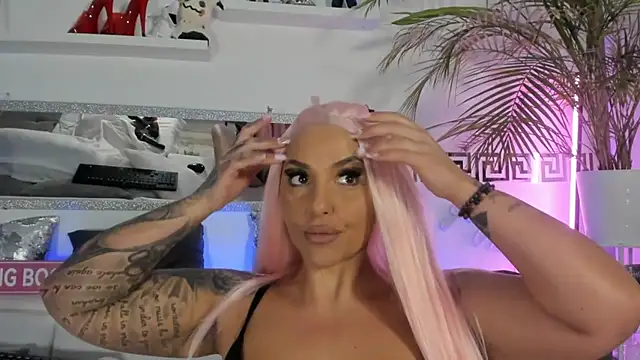 Snapshot of CocoSkyy chatting on December 2024 02:31:01 PM CocoSkyy online show from December 2024 02:31:01 PM