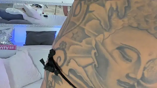 Snapshot of CocoSkyy chatting on February 2025 04:39:02 PM CocoSkyy online show from February 2025 04:39:02 PM