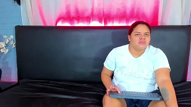 brunnette hot online show from February 2025 11:17:01 AM
