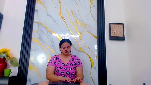 Snapshot of brunnette_hot chatting on May 2026 11:24:02 AM brunnette hot online show from May 2026 11:24:02 AM