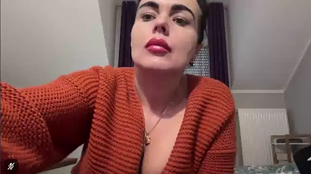 Snapshot of DESIREjenny chatting on December 2025 08:02:01 AM DESIREjenny online show from December 2025 08:02:01 AM