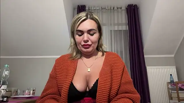 Snapshot of DESIREjenny chatting on October 2025 07:42:01 AM DESIREjenny online show from October 2025 07:42:01 AM