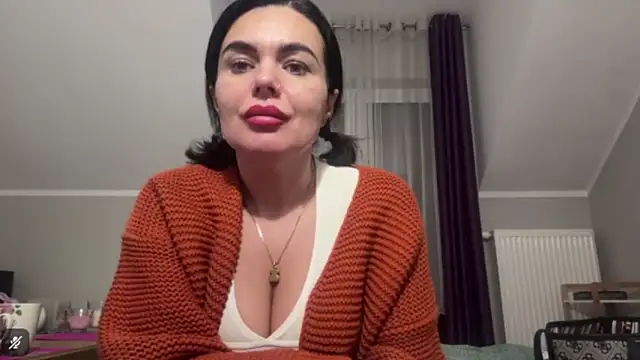 Snapshot of DESIREjenny chatting on November 2025 08:25:01 AM DESIREjenny online show from November 2025 08:25:01 AM