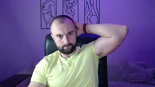 brindlefly6969 online show from December 2025 11:53:02 AM