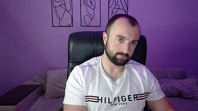 brindlefly6969 online show from December 2025 11:32:01 AM