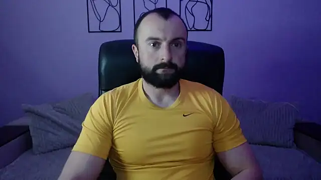 brindlefly6969 online show from May 2026 10:31:02 AM