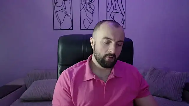 brindlefly6969 online show from February 2026 11:33:02 AM