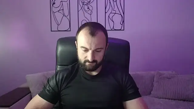 brindlefly6969 online show from September 2025 11:04:01 AM