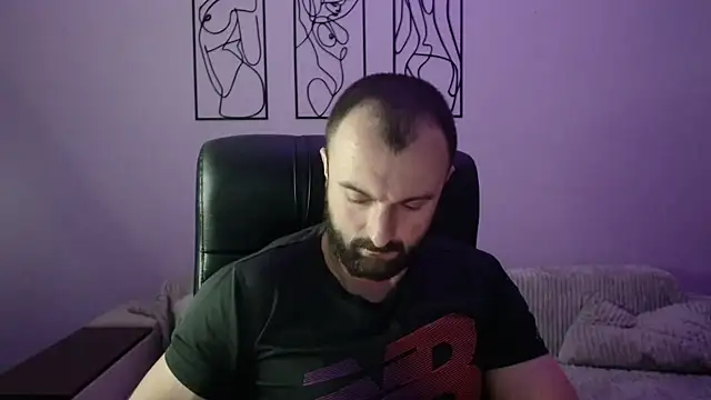 brindlefly6969 online show from December 2025 11:36:02 AM