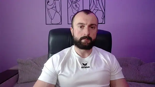 brindlefly6969 online show from April 2026 10:29:02 AM