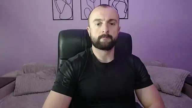 brindlefly6969 online show from May 2026 10:43:01 AM