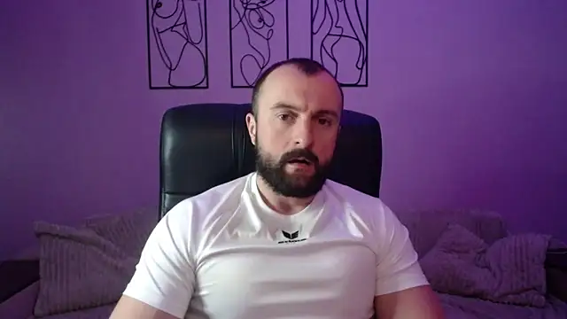 brindlefly6969 online show from April 2026 10:42:02 AM