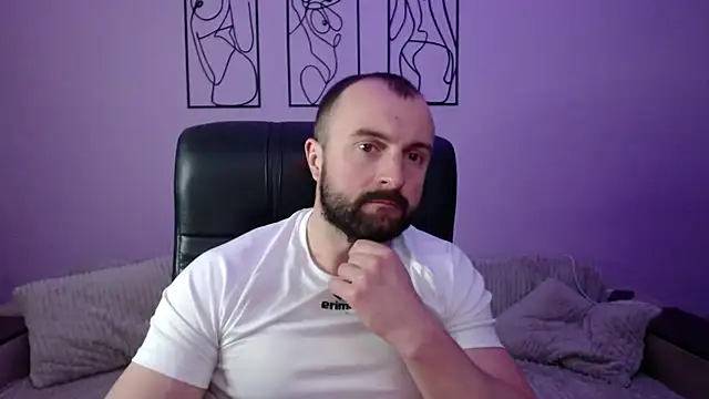 brindlefly6969 online show from April 2026 10:50:01 AM