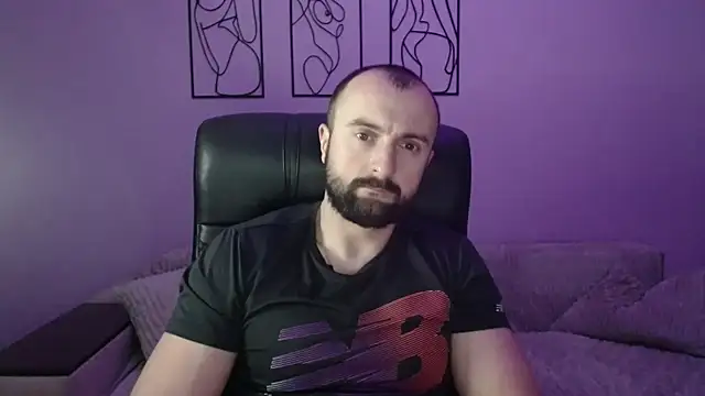 brindlefly6969 online show from December 2025 11:37:01 AM