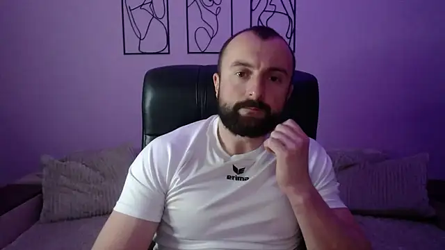 brindlefly6969 online show from May 2026 10:35:01 AM