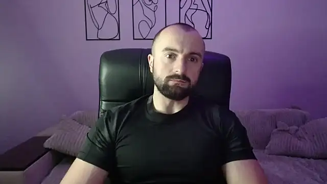 brindlefly6969 online show from December 2025 11:42:02 AM