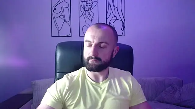 brindlefly6969 online show from December 2025 11:45:01 AM