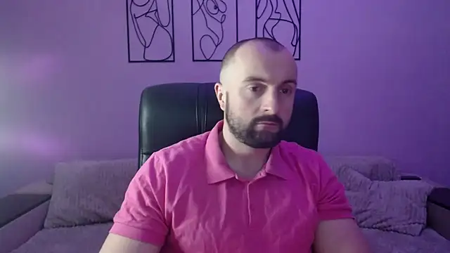 brindlefly6969 online show from February 2026 11:33:01 AM