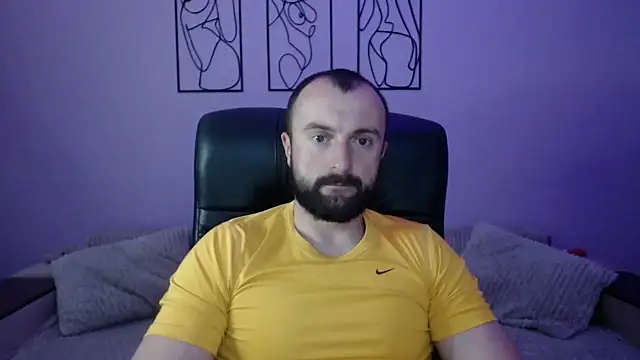 brindlefly6969 online show from May 2026 10:25:01 AM