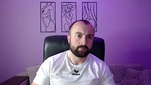 brindlefly6969 online show from November 2025 11:37:01 AM